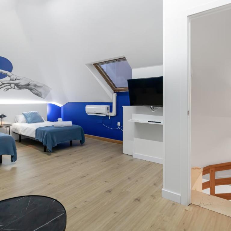 Large Attic Las Canteras Rooms - Only adults - Habitación Triple Deluxe - 4