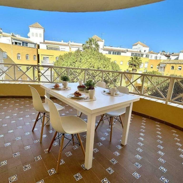 Gatu VILLA ANTILLAS parking gratis preferentemente mayores de 25 años y familias - Apartamento de 2 dormitorios con terraza - 2