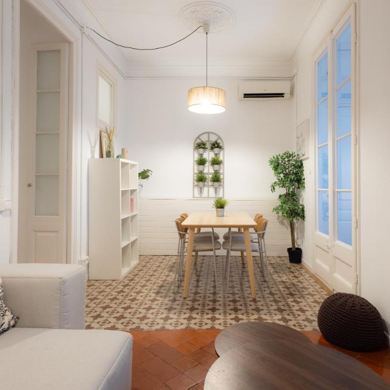 Stay U-nique Apartments Granados - Two-Bedroom Apartment - 2