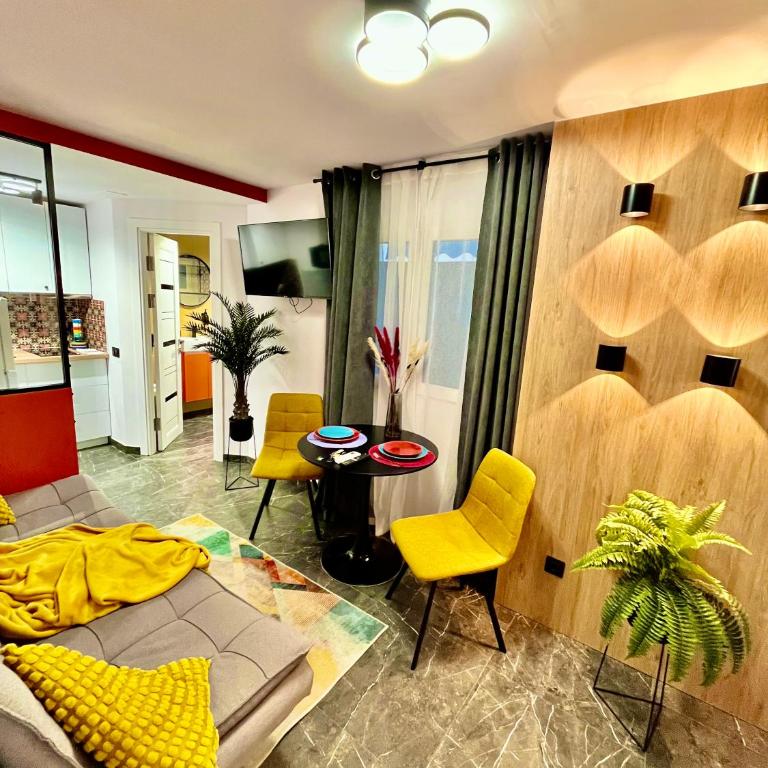 Alicante Central Market Suites - Apartment with inner Patio - 2