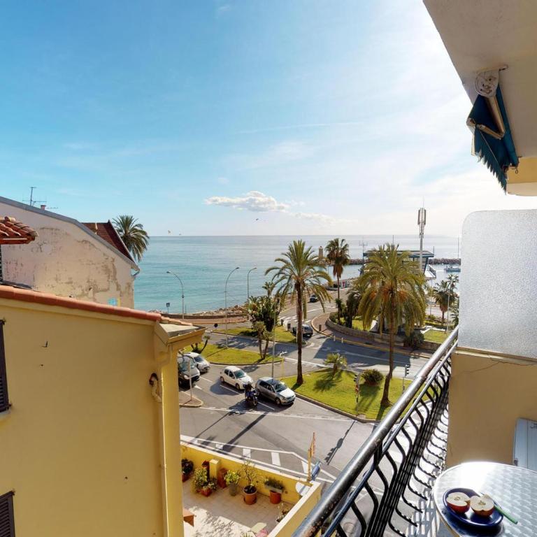 Studio moderne climatisé, balcon et vue mer - FR-1-196-214 - Studio - 1