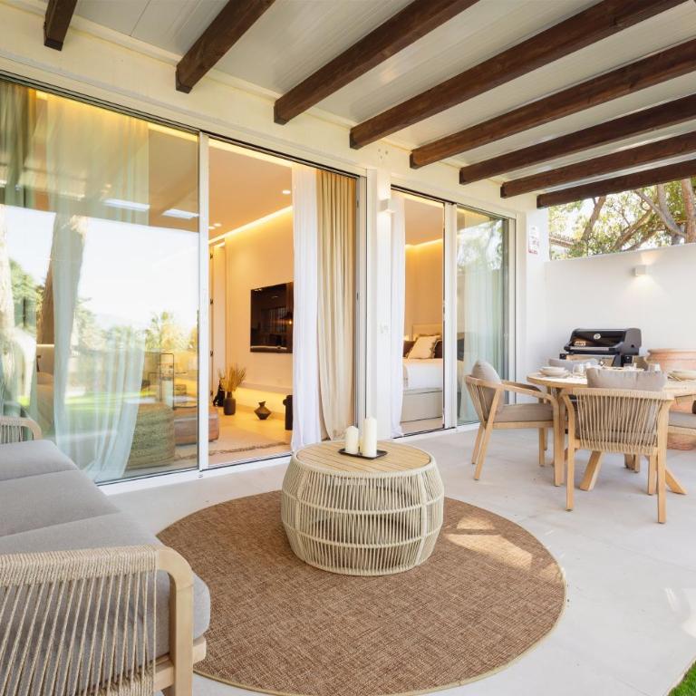 Modern first floor apartment, with private terrace garden and barbecue, in first line of Aloha Golf, in Nueva Andalucía - Apartamento de 2 dormitorios - 5