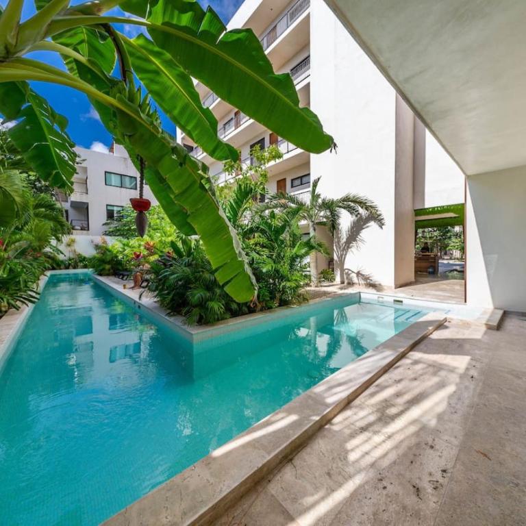 2 BR with Direct Walk-out to Pool, Sauna, and Gym - Apartment - 13