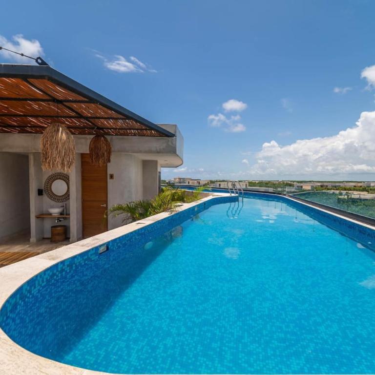 2 BR with Direct Walk-out to Pool, Sauna, and Gym - Apartment - 18