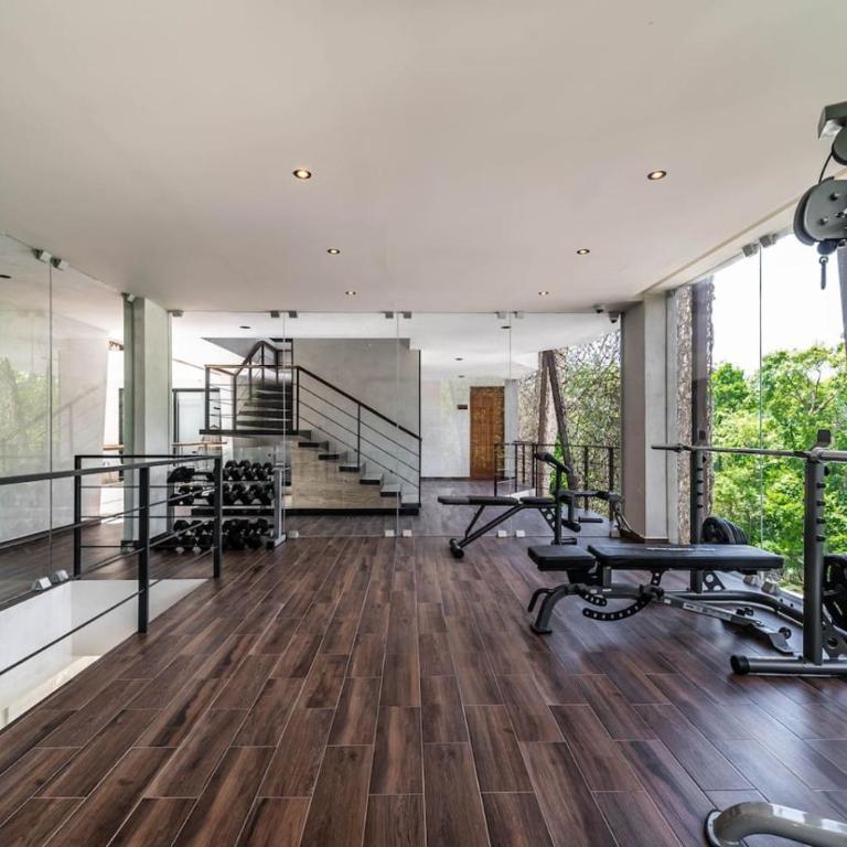 2 BR with Direct Walk-out to Pool, Sauna, and Gym - Apartment - 33