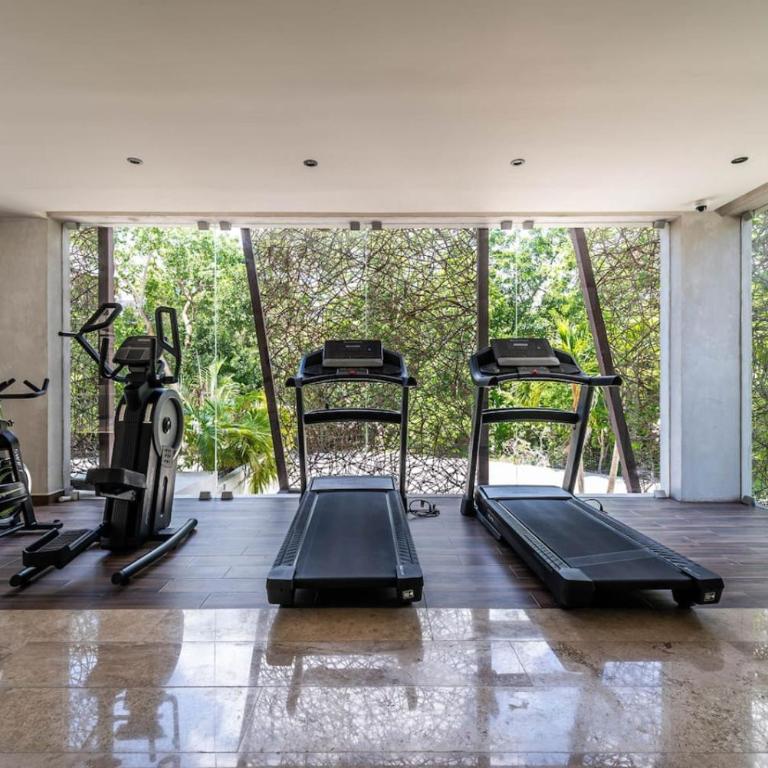 2 BR with Direct Walk-out to Pool, Sauna, and Gym - Apartment - 39