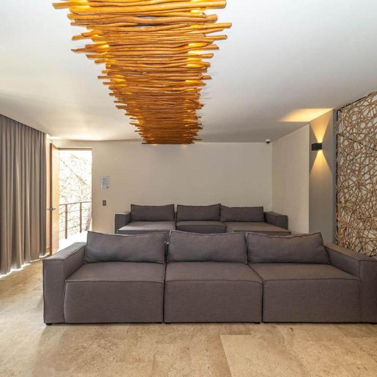2 BR with Direct Walk-out to Pool, Sauna, and Gym - Apartment - 45