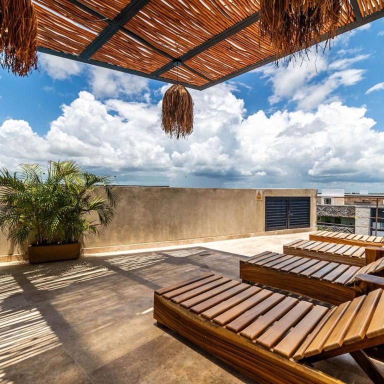 2 BR with Direct Walk-out to Pool, Sauna, and Gym - Apartment - 49