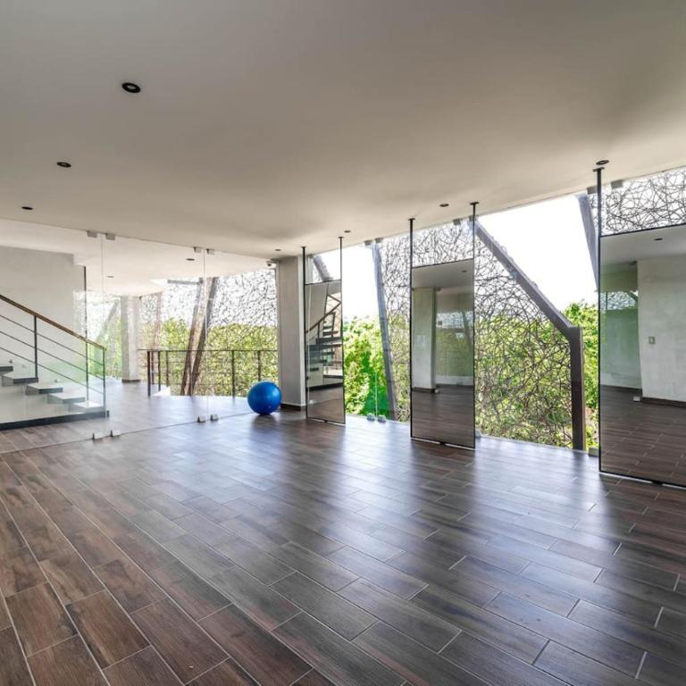 2 BR with Direct Walk-out to Pool, Sauna, and Gym - Apartment - 56