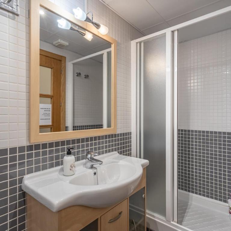 Céntrico y tranquilo Apto cerca La Alhambra ven - One-Bedroom Apartment - 32