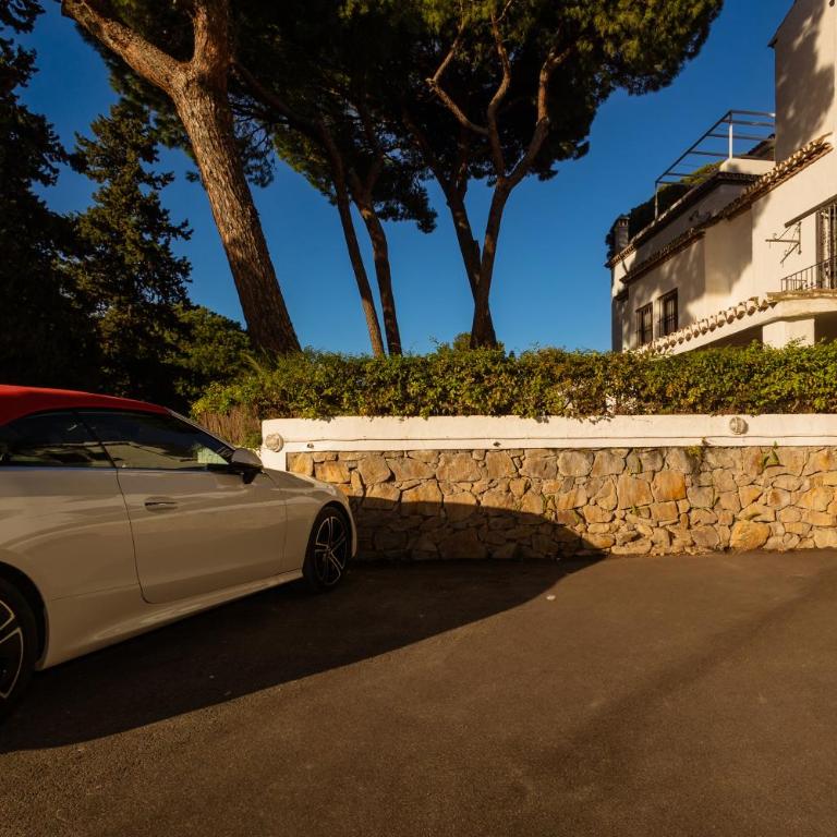 Modern first floor apartment, with private terrace garden and barbecue, in first line of Aloha Golf, in Nueva Andalucía - Apartamento de 2 dormitorios - 23