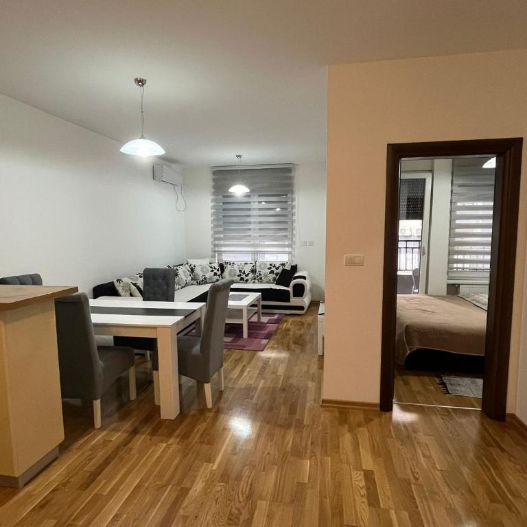 MSApartments - One-Bedroom Apartment - 4