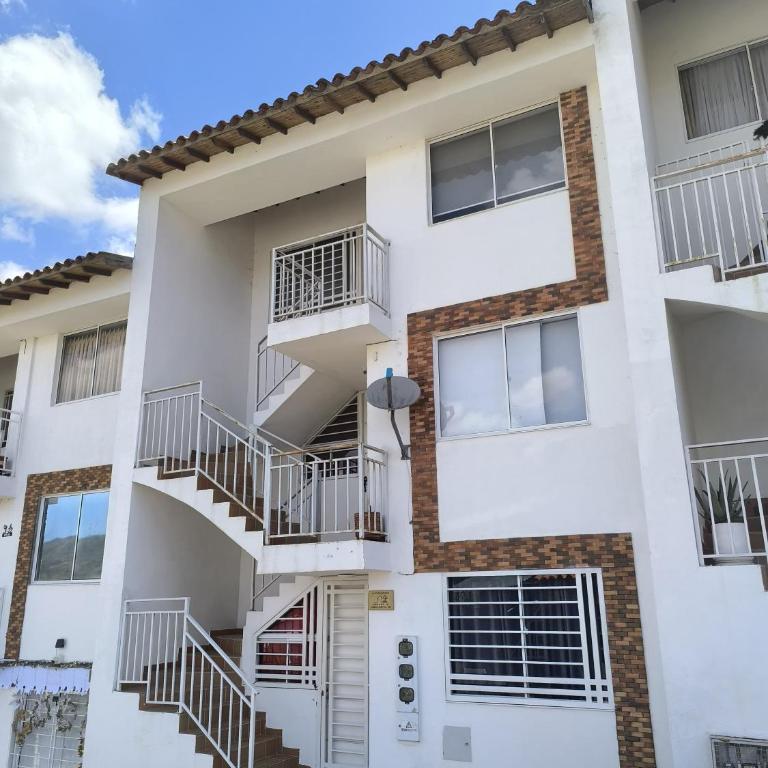 Apartamento completo en Curití - Yuriky - Three-Bedroom Apartment - 2