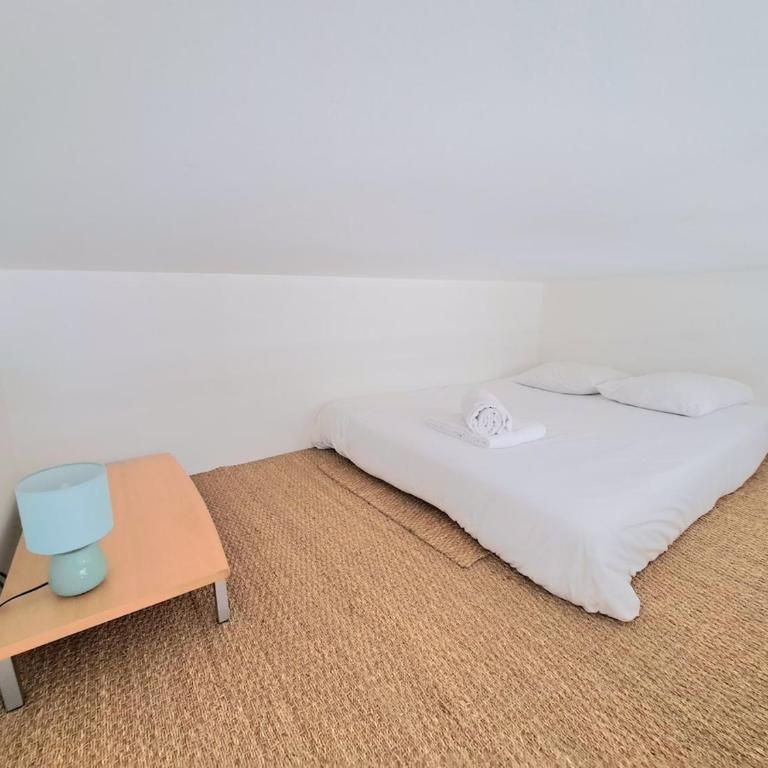 Studio mezzanine proche métro A - Appartement 1 Chambre - 8