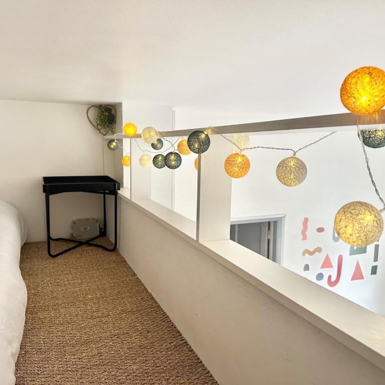 Studio mezzanine proche métro A - Appartement 1 Chambre - 9