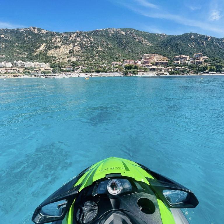T2 avec PISCINE Chauffée - VUE EXCEPTIONNELLE sur la Mer - Parking & Wifi - Plage à 50m - Appartement 1 Chambre - 4
