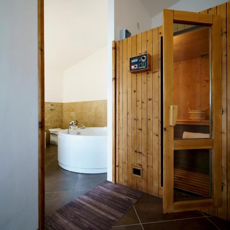 Guest Friends - Appartamento con 1 Camera da Letto e Vasca Idromassaggio - 9