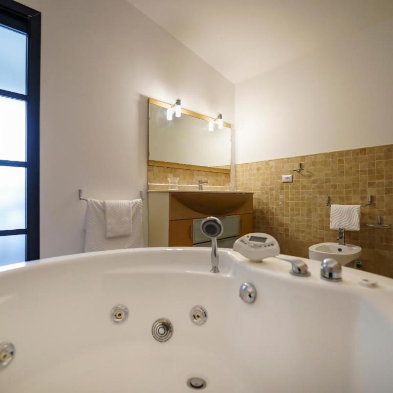 Guest Friends - Appartamento con 1 Camera da Letto e Vasca Idromassaggio - 19