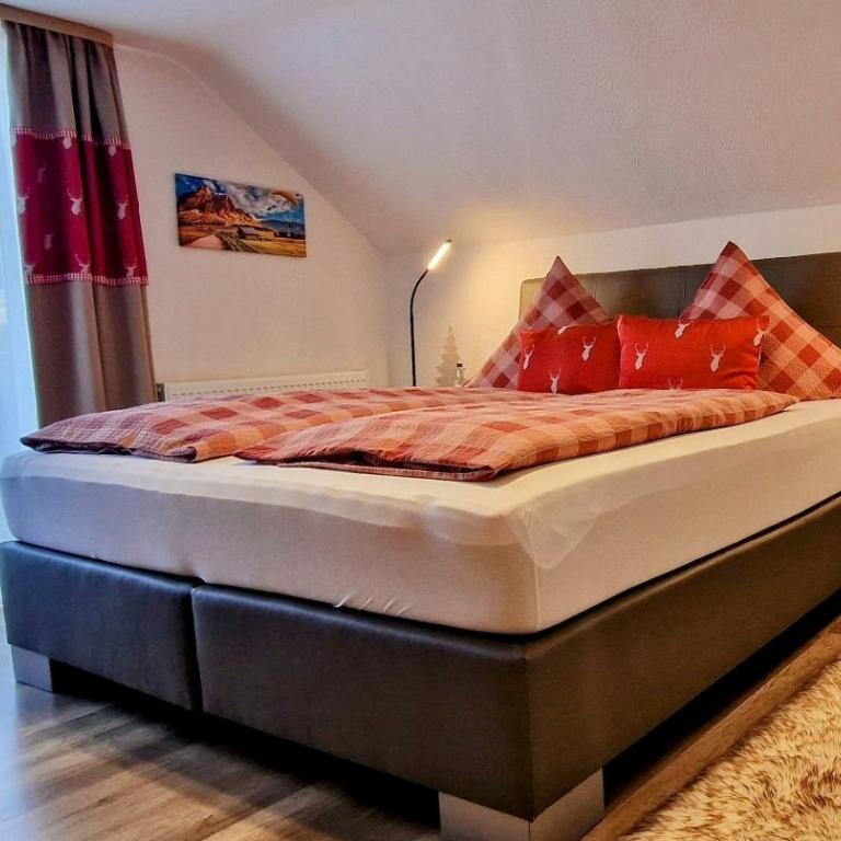 Ferienwohnungen Wolf - Wohnung "Falkenstein" mit 3 Zimmer - Apartment - 1