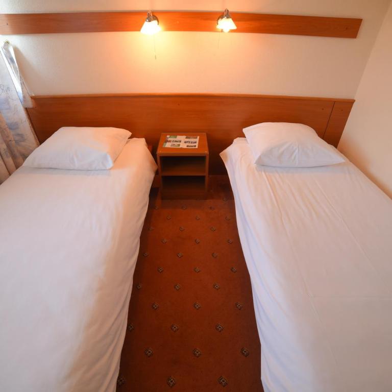 Hotel Ada - Twin Room with Balcony - 2