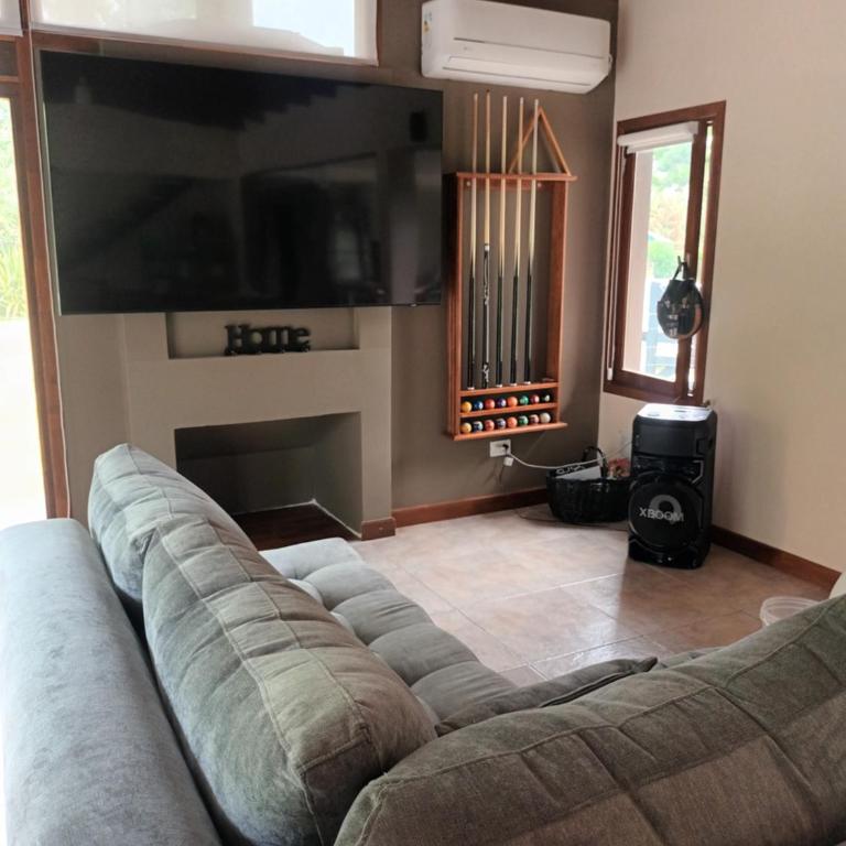 Tomy - Three-Bedroom House - 3