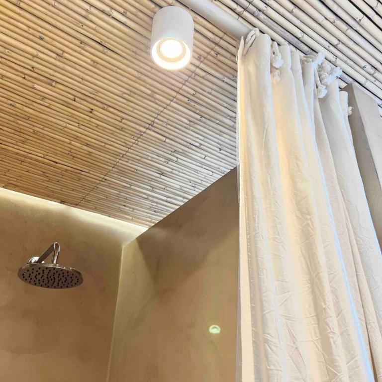 Exclusiva Casa Privada en la mejor zona de Mendoza - Casa de 3 dormitorios - 79