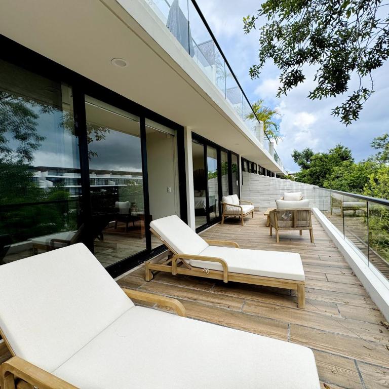 Playacar Residents - Two-Bedroom Deluxe Apartment with Balcony - 2