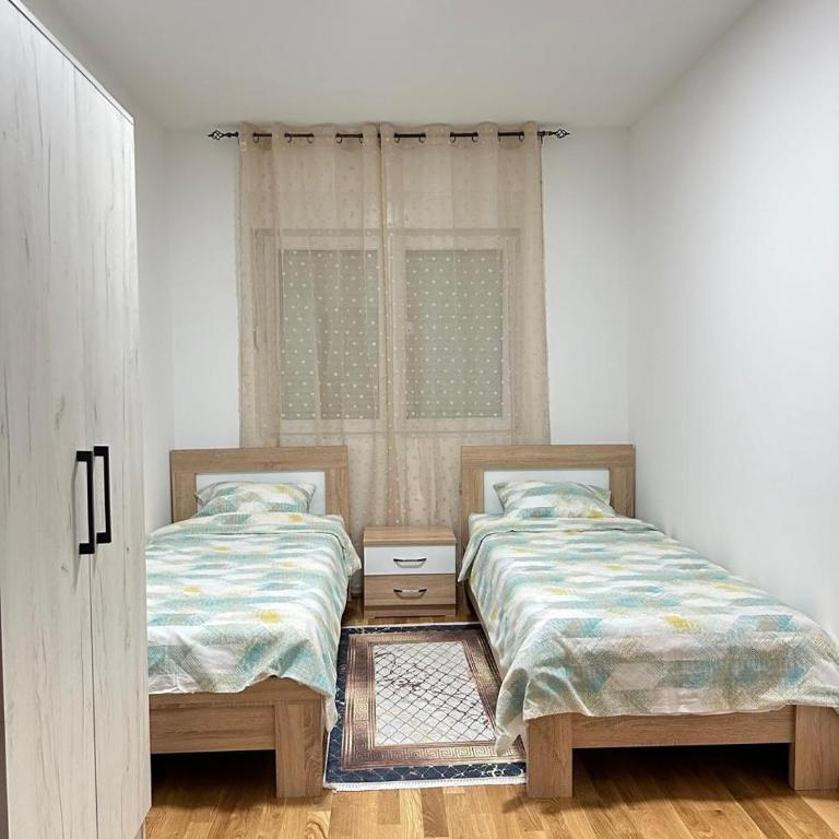 Roomy Lux Apartmant - Two-Bedroom Apartment - 33