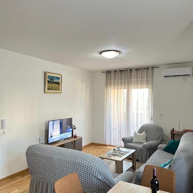 Roomy Lux Apartmant - Two-Bedroom Apartment - 4