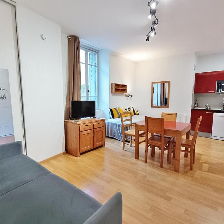 Frimousse, Studio, wifi, centre Luchon, casier à skis, ascenseur, 4 personnes - Estudio - 2