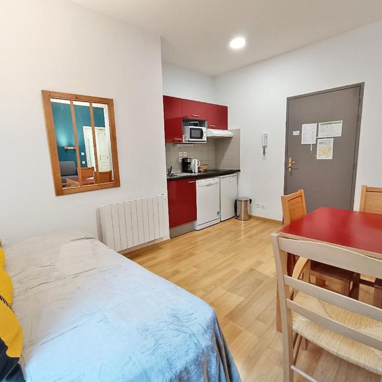 Frimousse, Studio, wifi, centre Luchon, casier à skis, ascenseur, 4 personnes - Estudio - 8