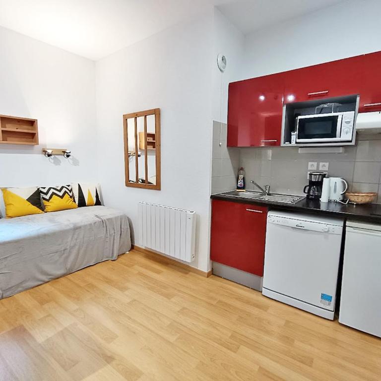 Frimousse, Studio, wifi, centre Luchon, casier à skis, ascenseur, 4 personnes - Estudio - 11