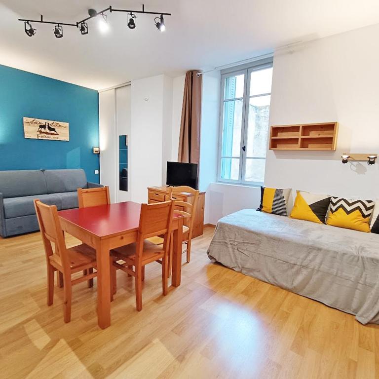 Frimousse, Studio, wifi, centre Luchon, casier à skis, ascenseur, 4 personnes - Estudio - 1