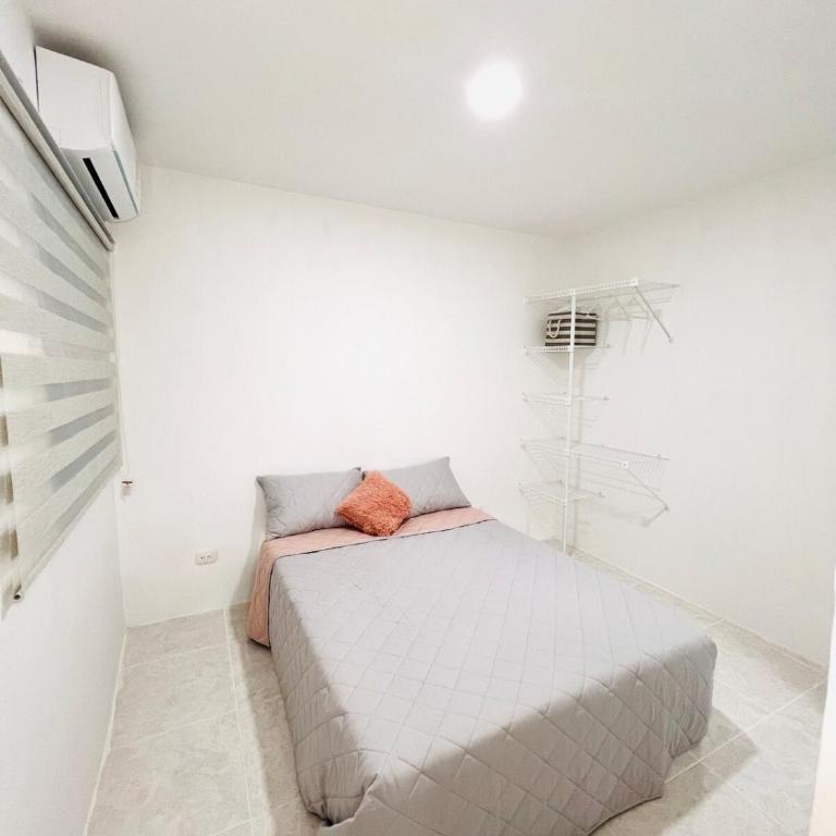 Cozy Beachside 3BR Apartment near the Walled City - Three-Bedroom Apartment - 13