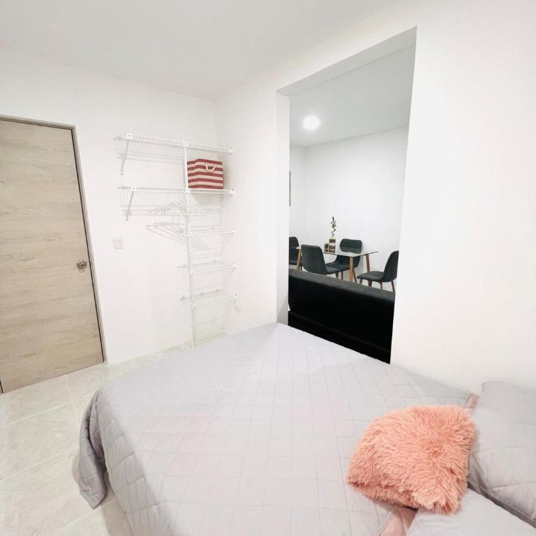 Cozy Beachside 3BR Apartment near the Walled City - Three-Bedroom Apartment - 9