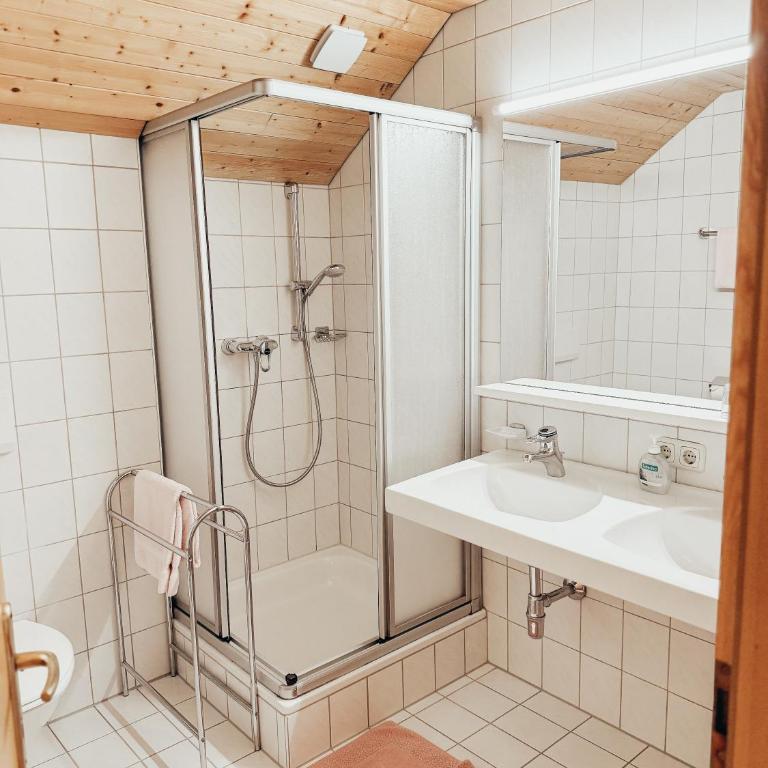 Alpenquartier Montafon - Apartment mit 2 Schlafzimmern und Bergblick - 6