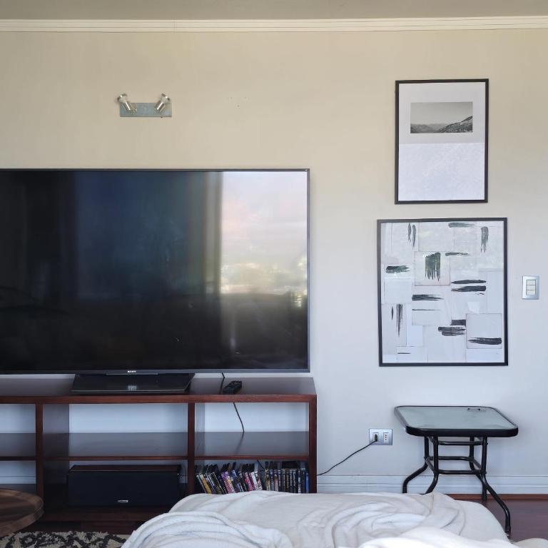 Depto Premium a pasos del Parque Arauco con aire acondicionado - Apartamento de 2 dormitorios - 8