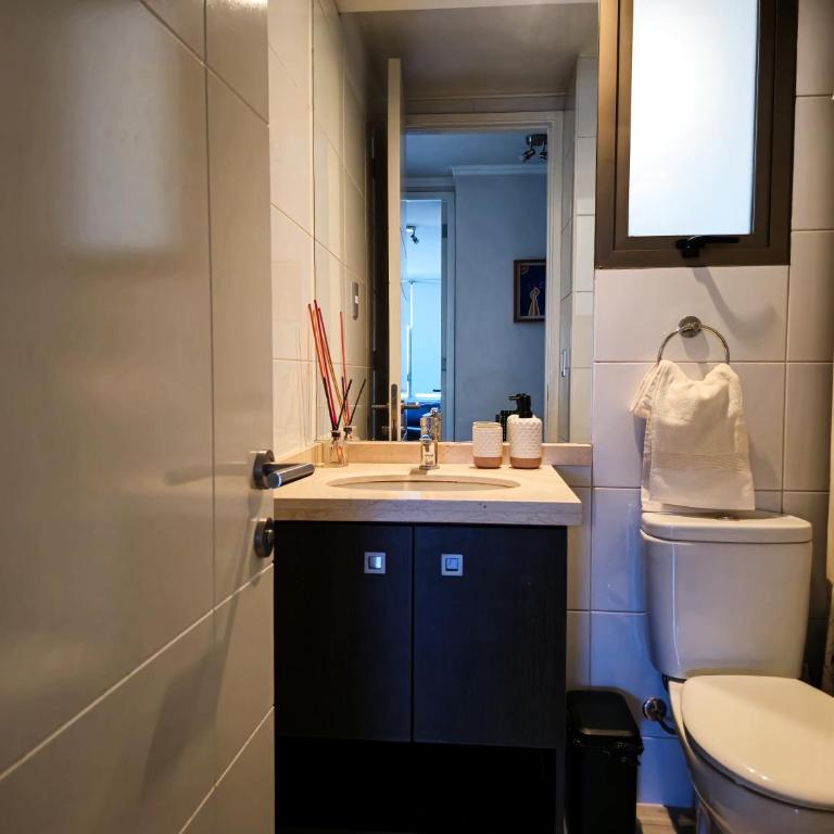 Depto Premium a pasos del Parque Arauco con aire acondicionado - Apartamento de 2 dormitorios - 11