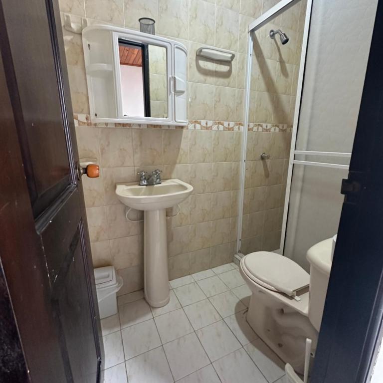 Casa con tres dormitorios y garaje - Apartamento de 3 dormitorios - 13