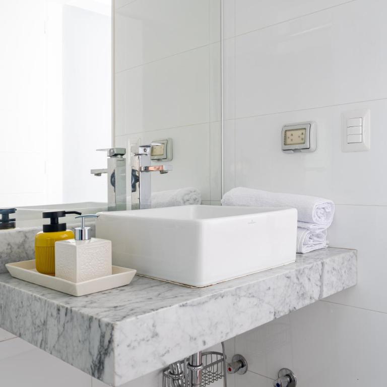 Modern Apartment Diez Canseco Miraflores 1 BR - 1,5 BD - Wifi - One-Bedroom Apartment - 27