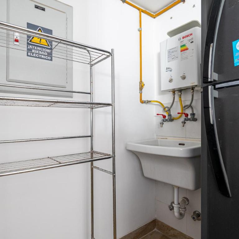Modern Apartment Diez Canseco Miraflores 1 BR - 1,5 BD - Wifi - One-Bedroom Apartment - 35