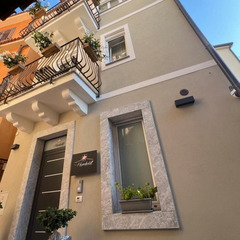 Humboldt Luxury Apartment & Rooms Taormina - One-Bedroom Apartment - 1
