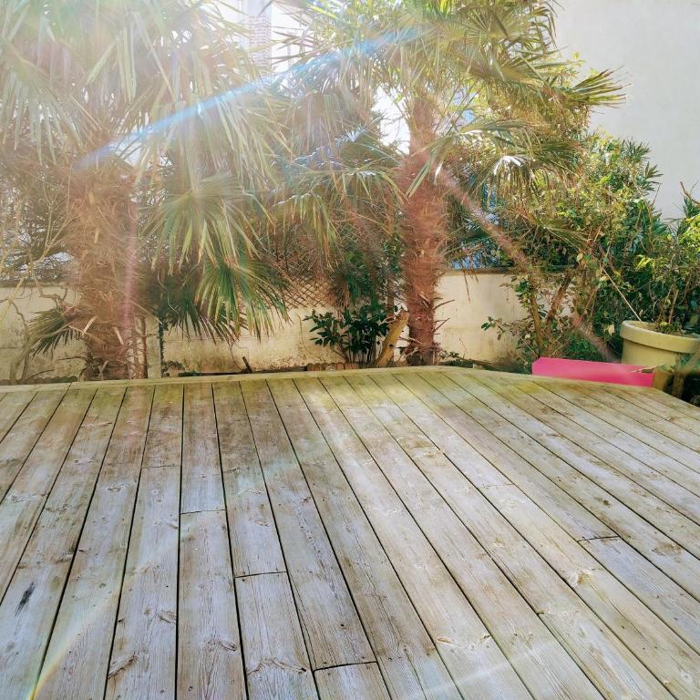 Grand appartement 3 pièces, terrasse au sud et mer à 80m - Two-Bedroom Apartment - 12