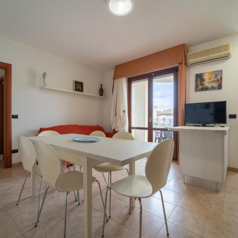 Appartamenti MC - Appartamento con 2 Camere da Letto e Terrazza - 2