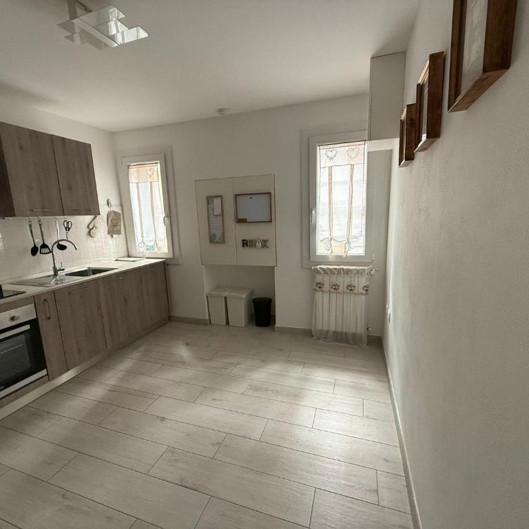 Suite Piazzetta Vigo - Appartamento Superior con Vista Città - 10