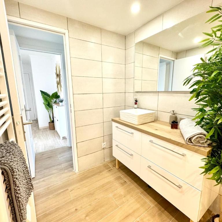 Beau 65 M2 en Front de Mer à St Raphaël - Piscine - Appartamento con 2 Camere da Letto - 25