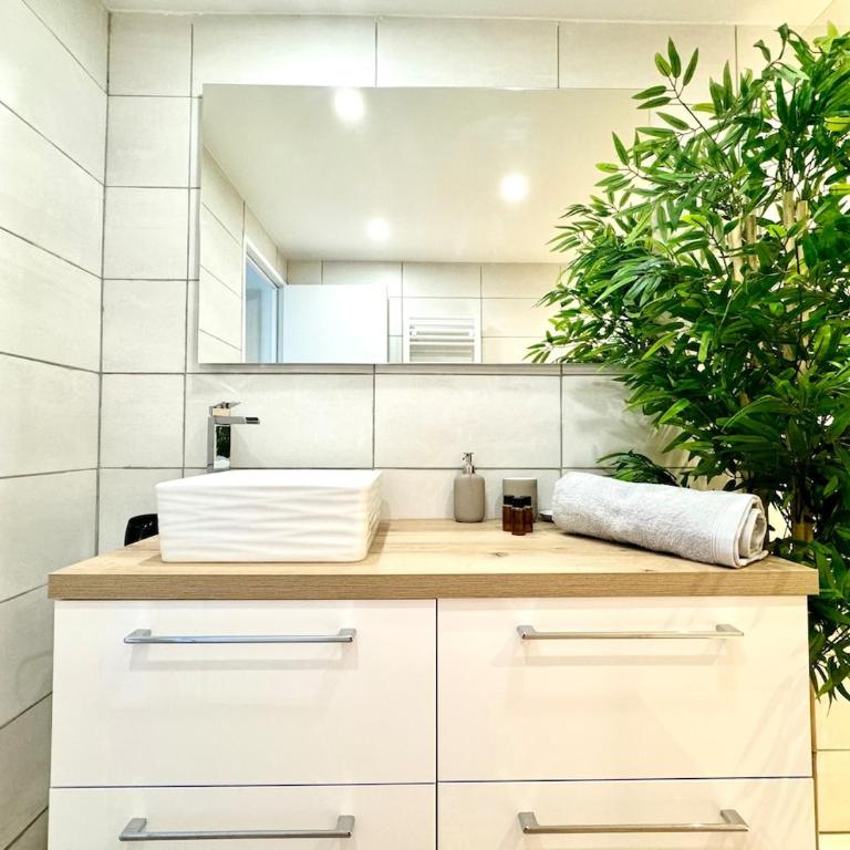 Beau 65 M2 en Front de Mer à St Raphaël - Piscine - Appartamento con 2 Camere da Letto - 33