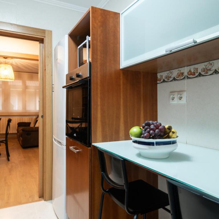 Apartamento 3 habitaciones a 10 min de la playa y del centro VUT-6228-AS - Three-Bedroom Apartment - 11