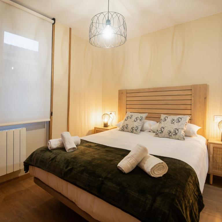 Apartamento 3 habitaciones a 10 min de la playa y del centro VUT-6228-AS - Three-Bedroom Apartment - 4
