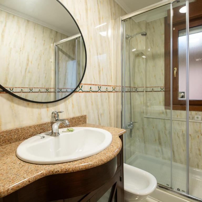 Apartamento 3 habitaciones a 10 min de la playa y del centro VUT-6228-AS - Three-Bedroom Apartment - 16
